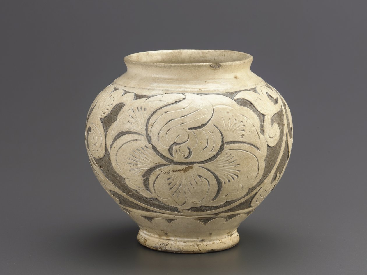 Krug mit Sgraffito-Dekoration, Jiaozuo, Provinz Henan, Nördliche Song-Dynastie, erste Hälfte des 11. Jahrhunderts von Northern Song Dynasty Chinese School