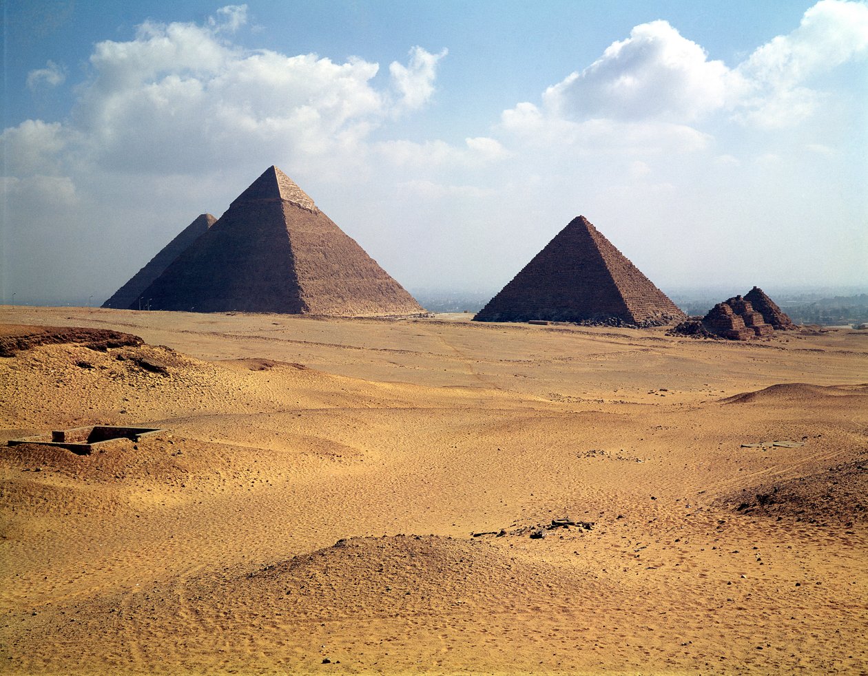 Ansicht der Pyramiden von Cheops, Chephren und Mykerinos von Old Kingdom Egyptian