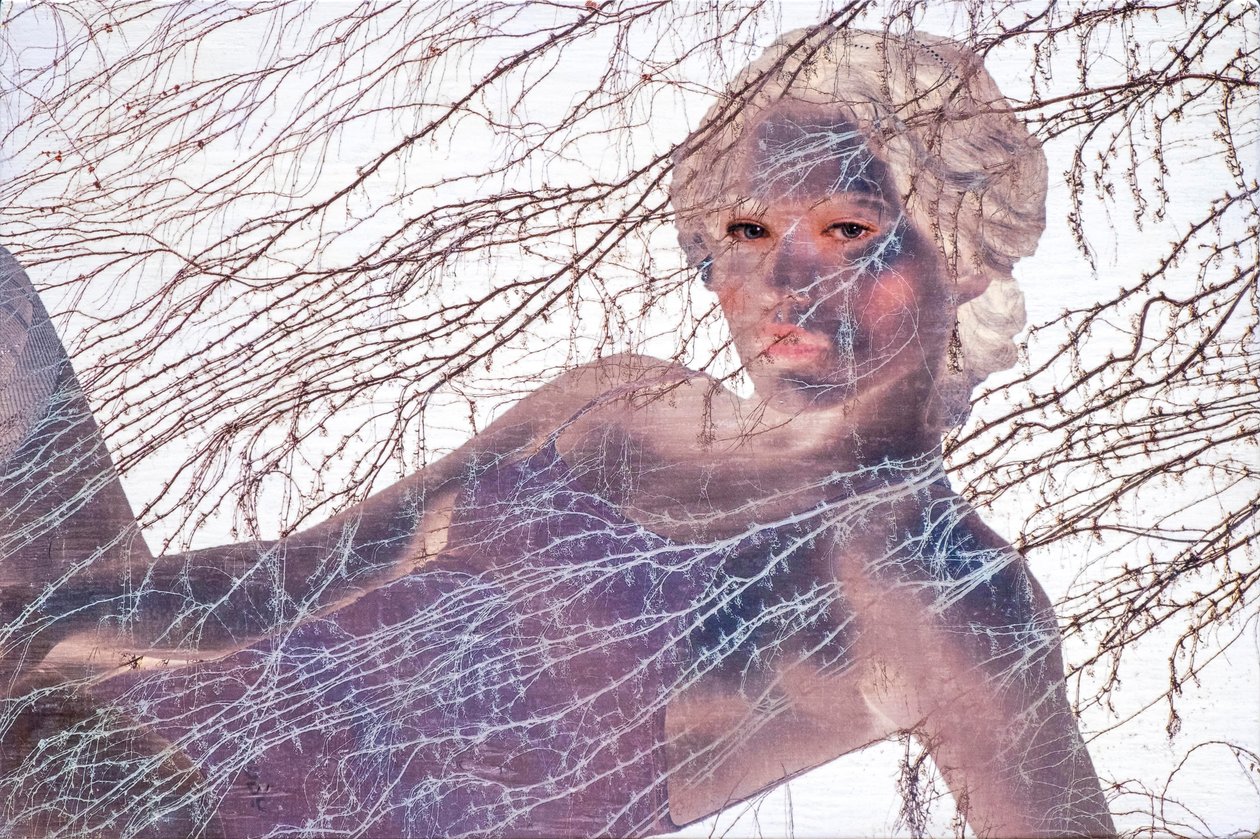 Hennessy, 2020 (Mischtechnik auf Holz) von Olivia Gozzano