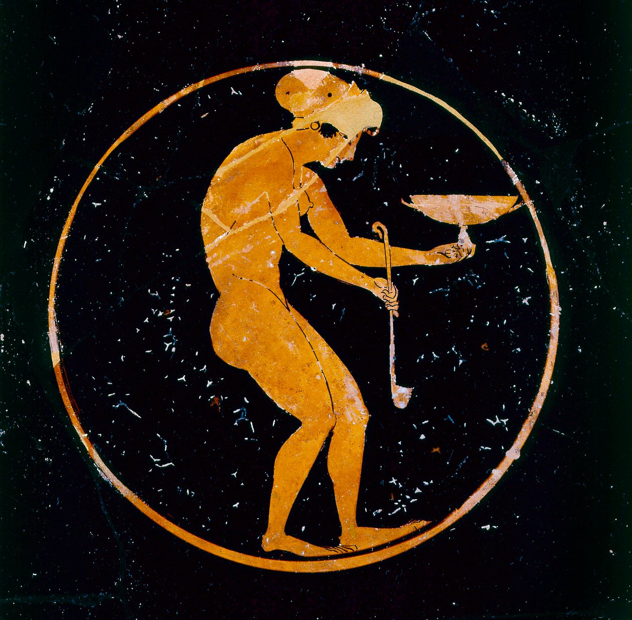 Attische rotfigurige Schale mit nacktem Mädchen mit Schale und Kelle innen, 520 v. Chr. von Oltos