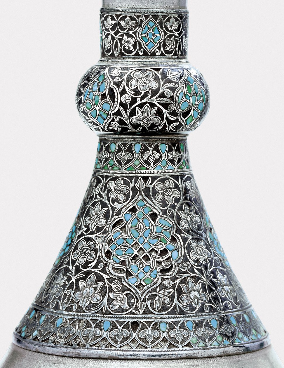 Detail einer osmanischen türkisbesetzten silbermontierten Zinkflasche von Ottoman School