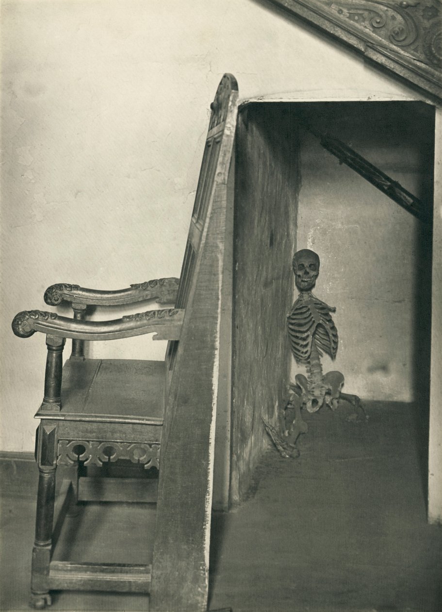 Skelett im Schrank, Aston Hall, Aston, Birmingham von Percy Thomas Deakin