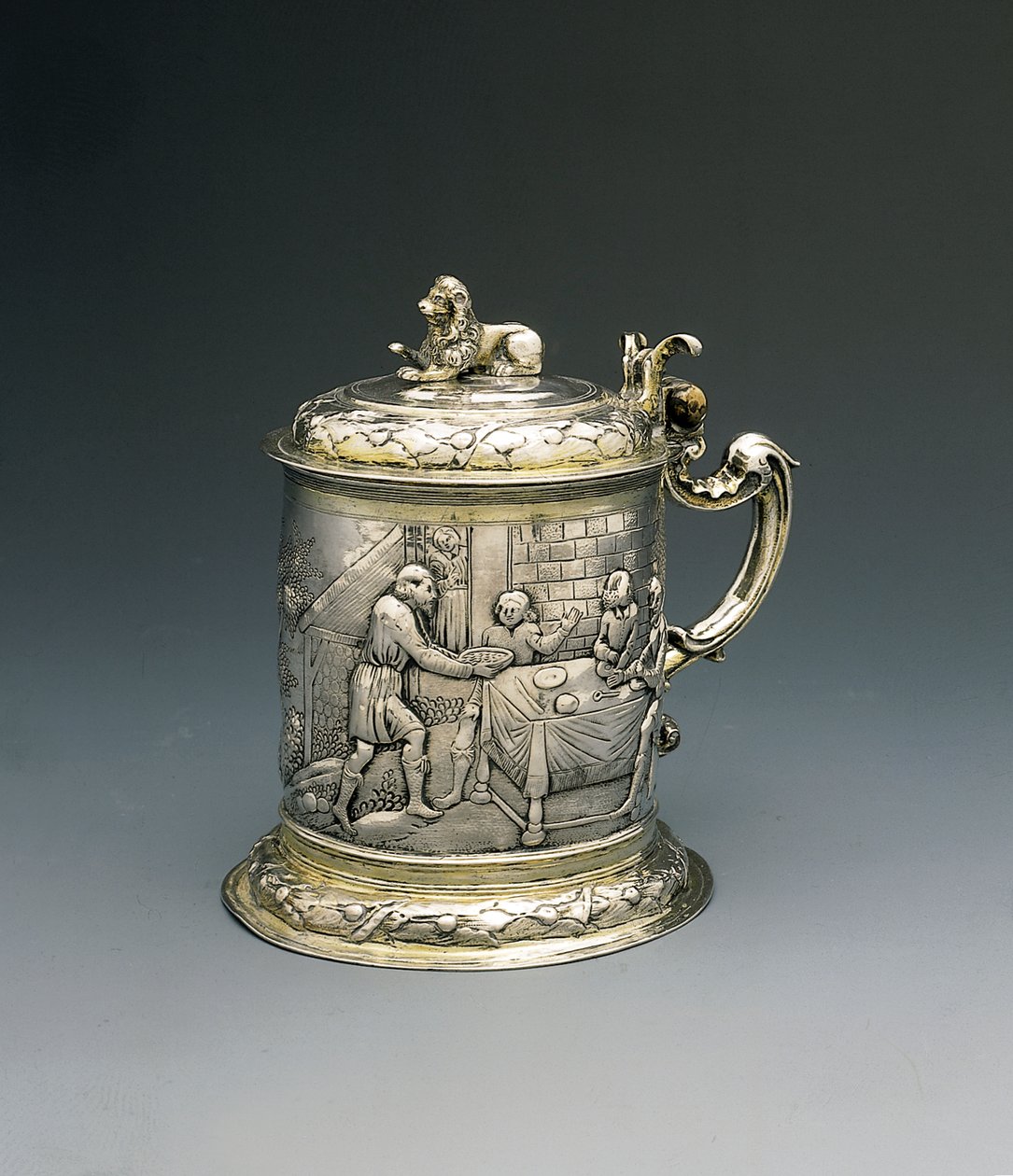 Krug, der Körper mit Jakob, der mit dem Engel ringt, und Abraham und Sarah, die der Dreifaltigkeit Gastfreundschaft gewähren, Danzig, ca. 1690 von Peter III Rohde