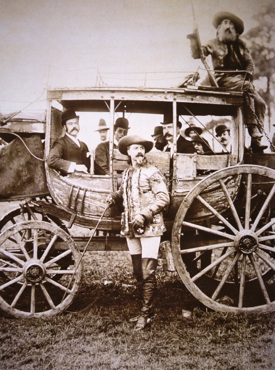 Buffalo Bill Cody (1846-1917) und sein Deadwood-Wagen von Photographer American