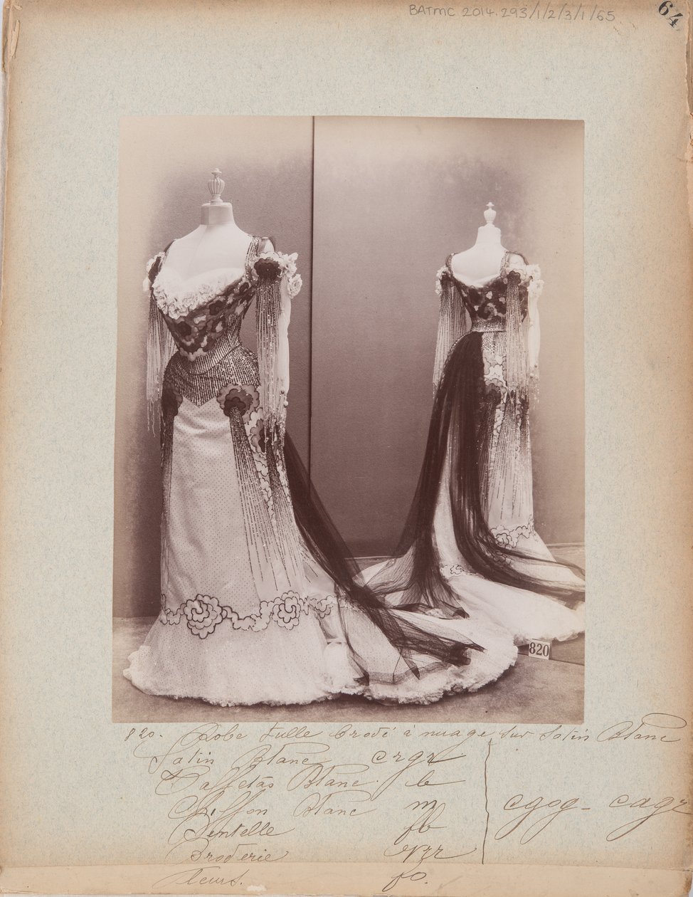 Albumseite: House of Worth, Ballkleid von Photographer French