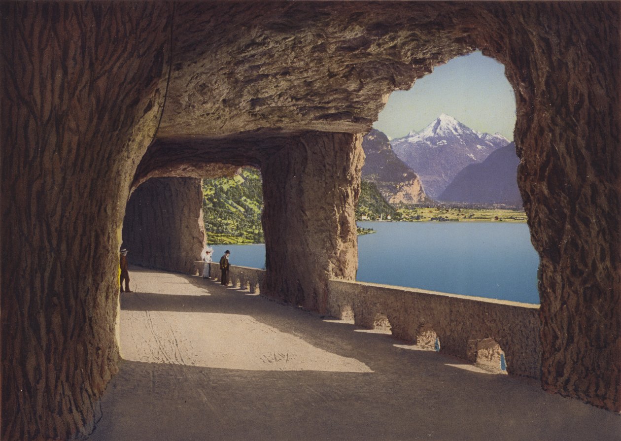 Axenstraße, Galerie, Flüelen und der Bristenstock von Photographer Swiss