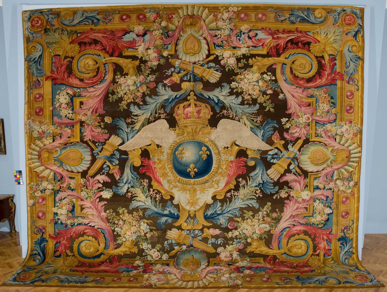 Louis XV Savonnerie Teppich mit königlichen Wappen, hergestellt von der Savonnerie Manufaktur, Frankreich, um 1740-1750 von Pierre Josse Perrot