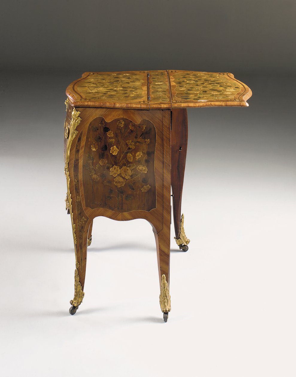 Louis XV Kommode, ca. 1765-70 von Pierre Roussel