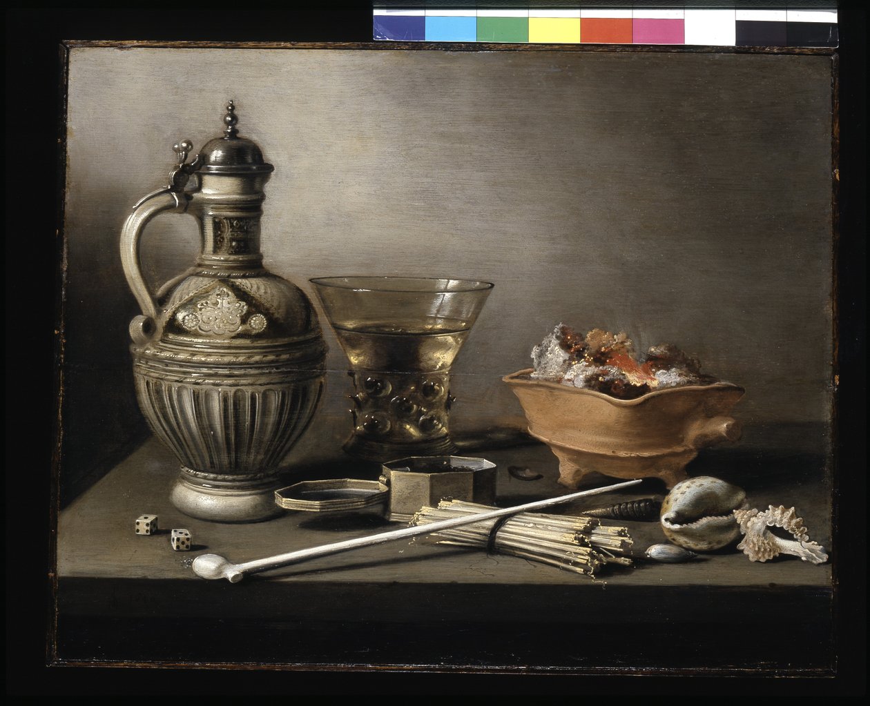 Stillleben mit einem Steinzeugkrug, Berkemeyer und Rauchutensilien von Pieter Claesz