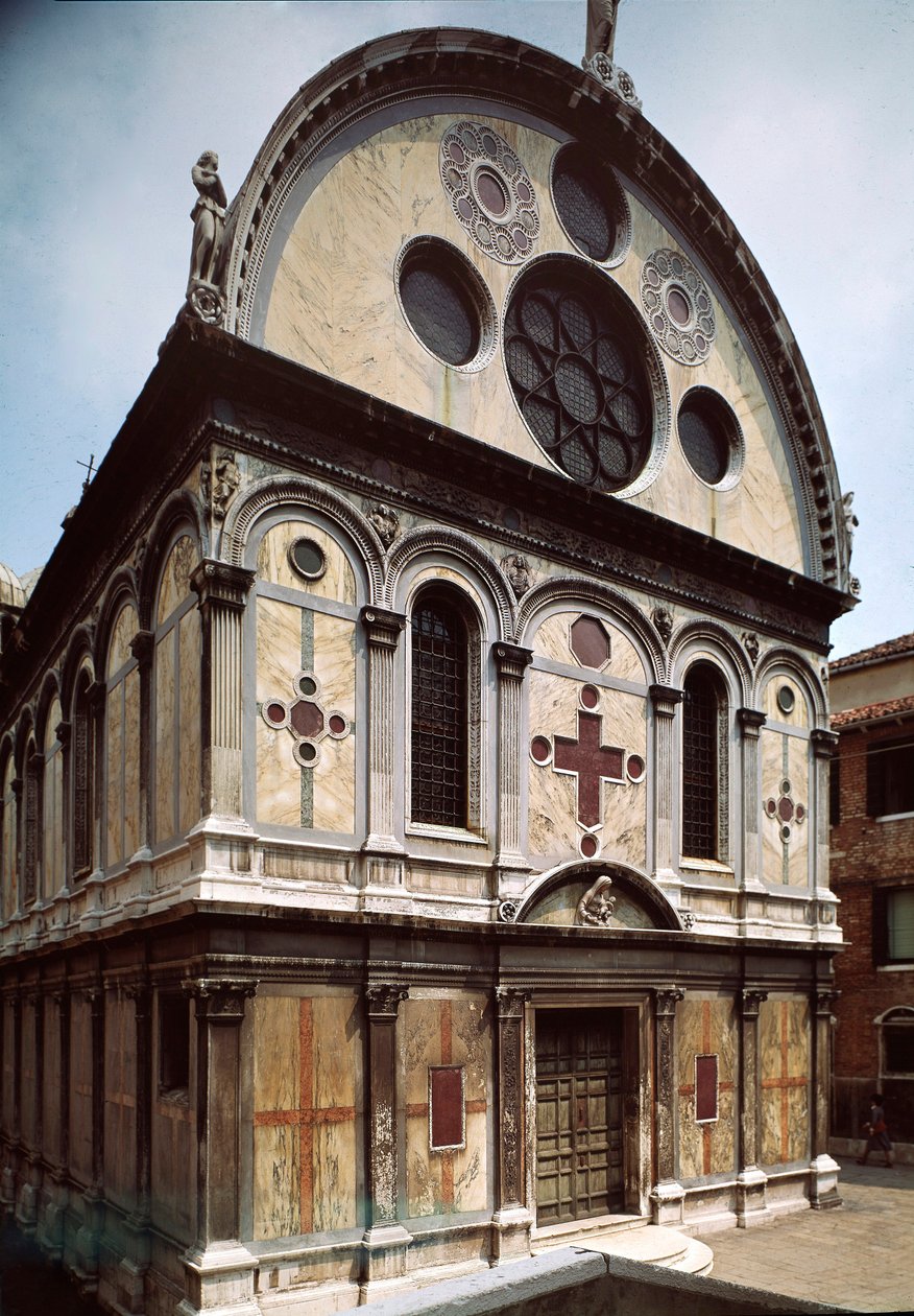 Fassade der Kirche Santa Maria dei Miracoli von Pietro Lombardo (1435-1515) 1481-1489 Venedig, Italien von Pietro Lombardo