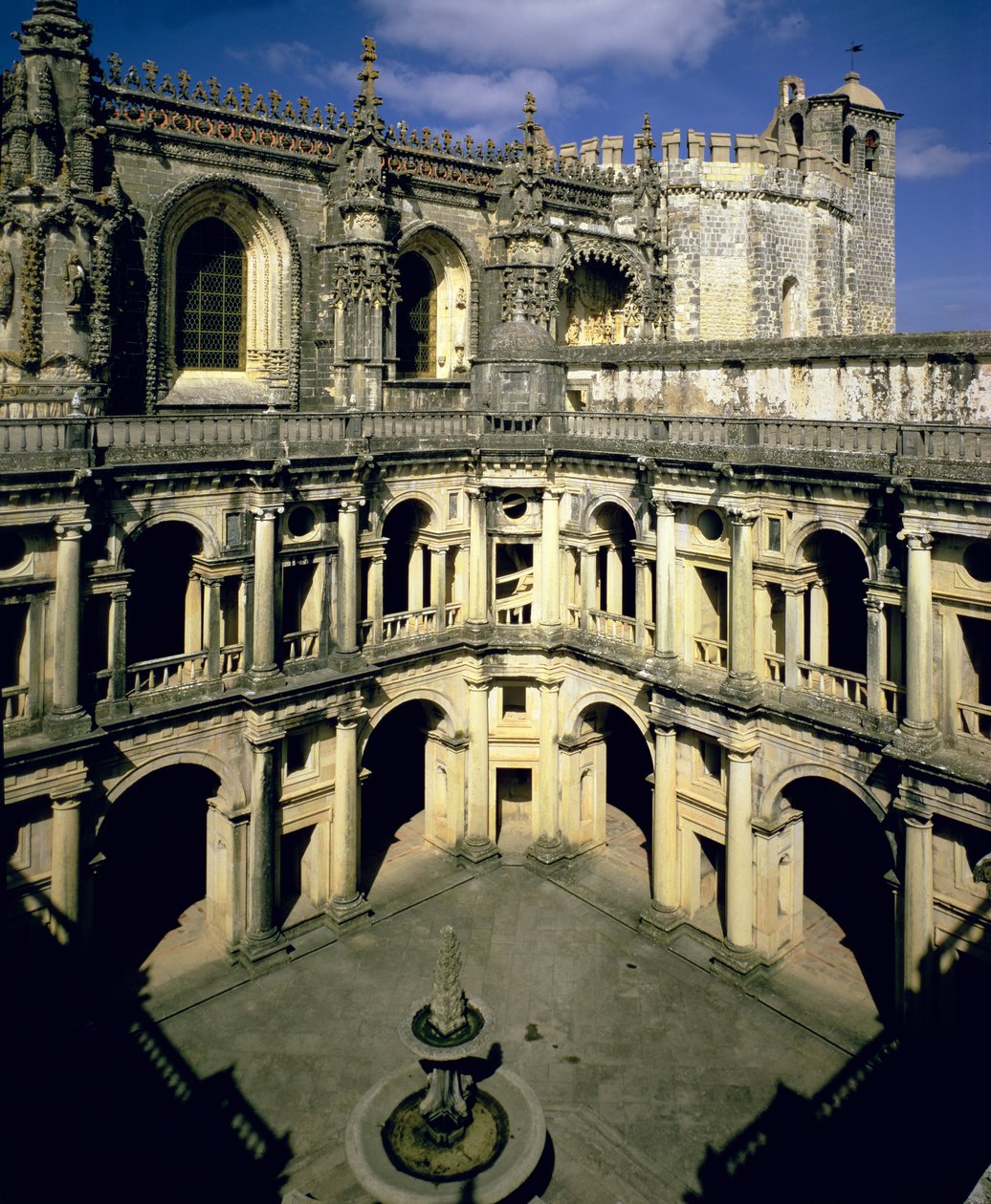 Ansicht des Claustro dos Felipes, fertiggestellt nach 1584 von Portuguese School