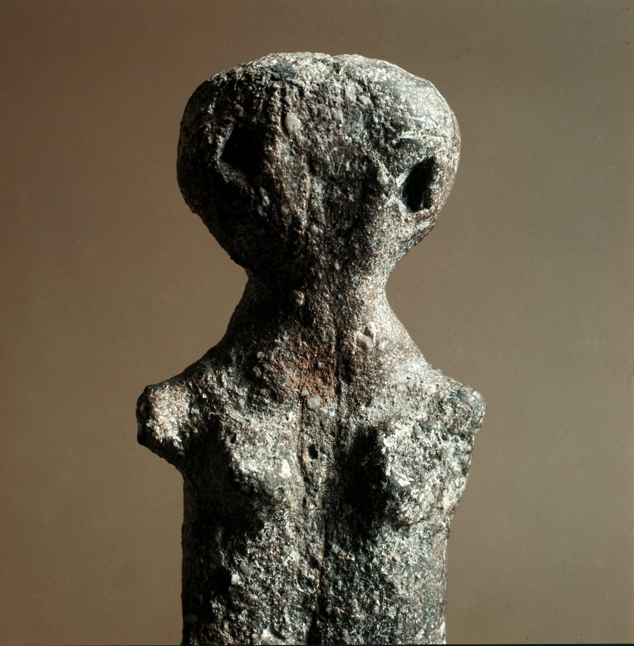 Prähistorisch: Weibliches Terrakotta-Idol aus der Nekropole von Arene Candide (Finale Ligurien), Ligurien. Mittleres Neolithikum, Steinzeit. Genua, Museo di Archeologia Ligure von Prehistoric Prehistoric
