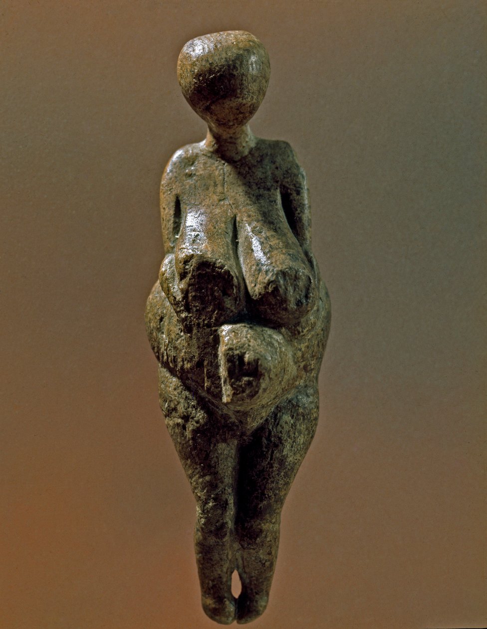 Vorgeschichte: Statue einer Gravettian-Frau vom Fundort Kostenki (Oblast Woronesch). 30000-25000 v. Chr. Oberes Paläolithikum, Steinzeit. Sankt Petersburg, Peter-der-Große-Museum für Anthropologie und Ethnographie, Russland von Prehistoric Prehistoric