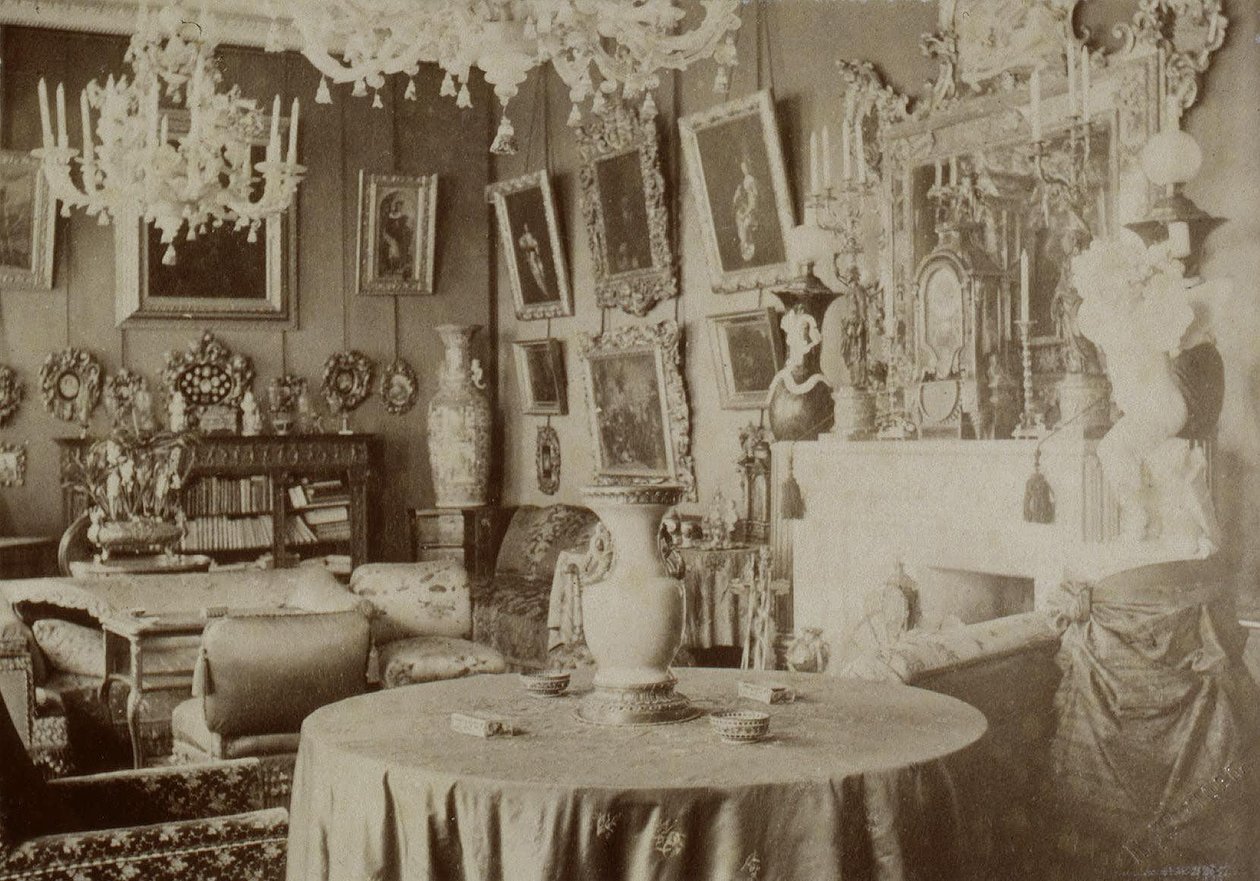 Das Wohnzimmer in der Datscha von Pyotr Durnovo in Petersburg, 1880er Jahre von Pyotr Pavlovich Durnovo