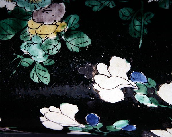 Große Famille Noire Yen Yen Vase, Kangxi-Periode (1662-1722) (Detail) von Qing Dynasty Chinese School