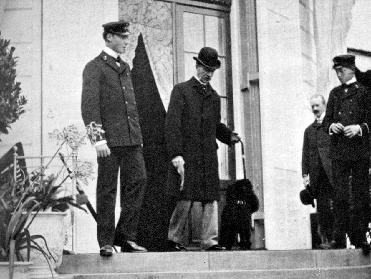 König Christian IX. von Dänemark 1818-1906 mit seinen Enkeln, 1908 von Queen Alexandra