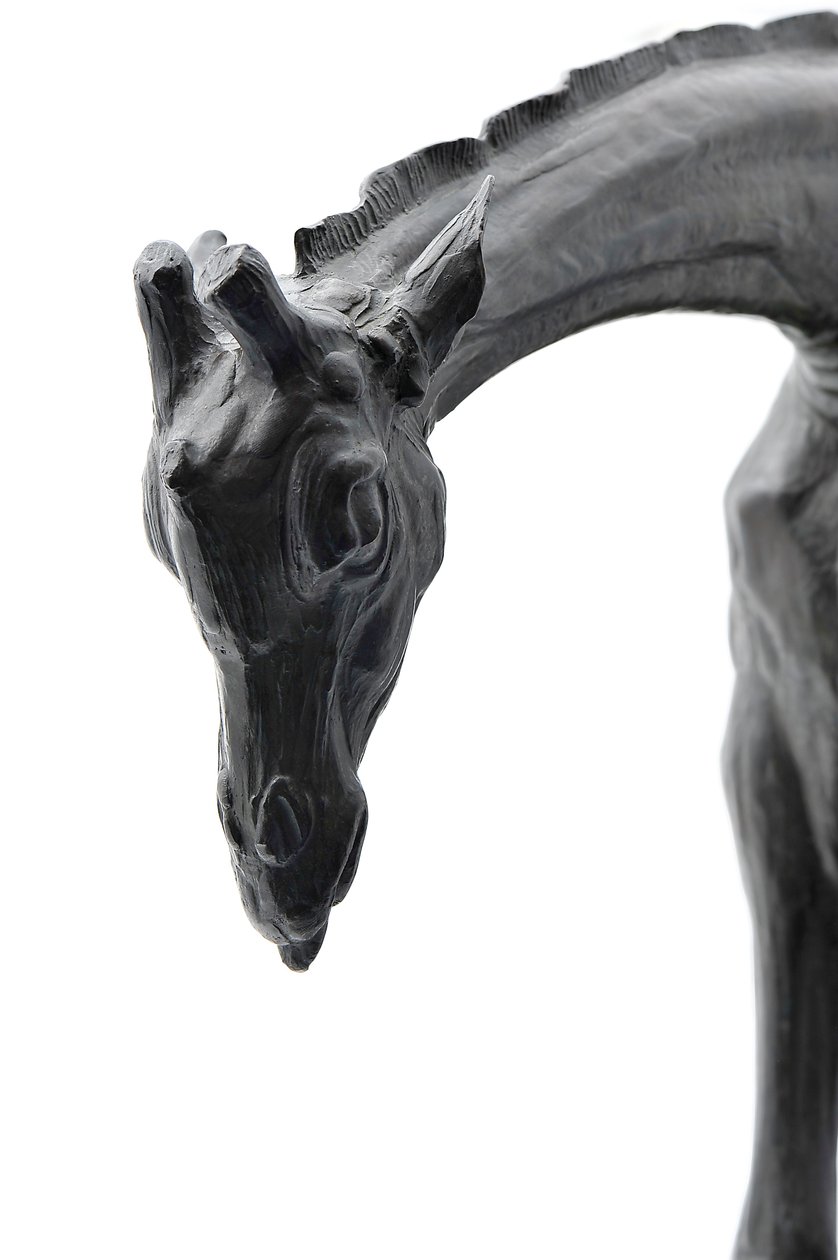 Große Giraffe mit gesenktem Kopf, modelliert 1909-10, gegossen vor 1913 von Rembrandt Bugatti