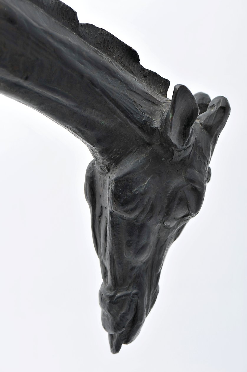 Große Giraffe mit gesenktem Kopf, modelliert 1909-10, gegossen vor 1913 von Rembrandt Bugatti