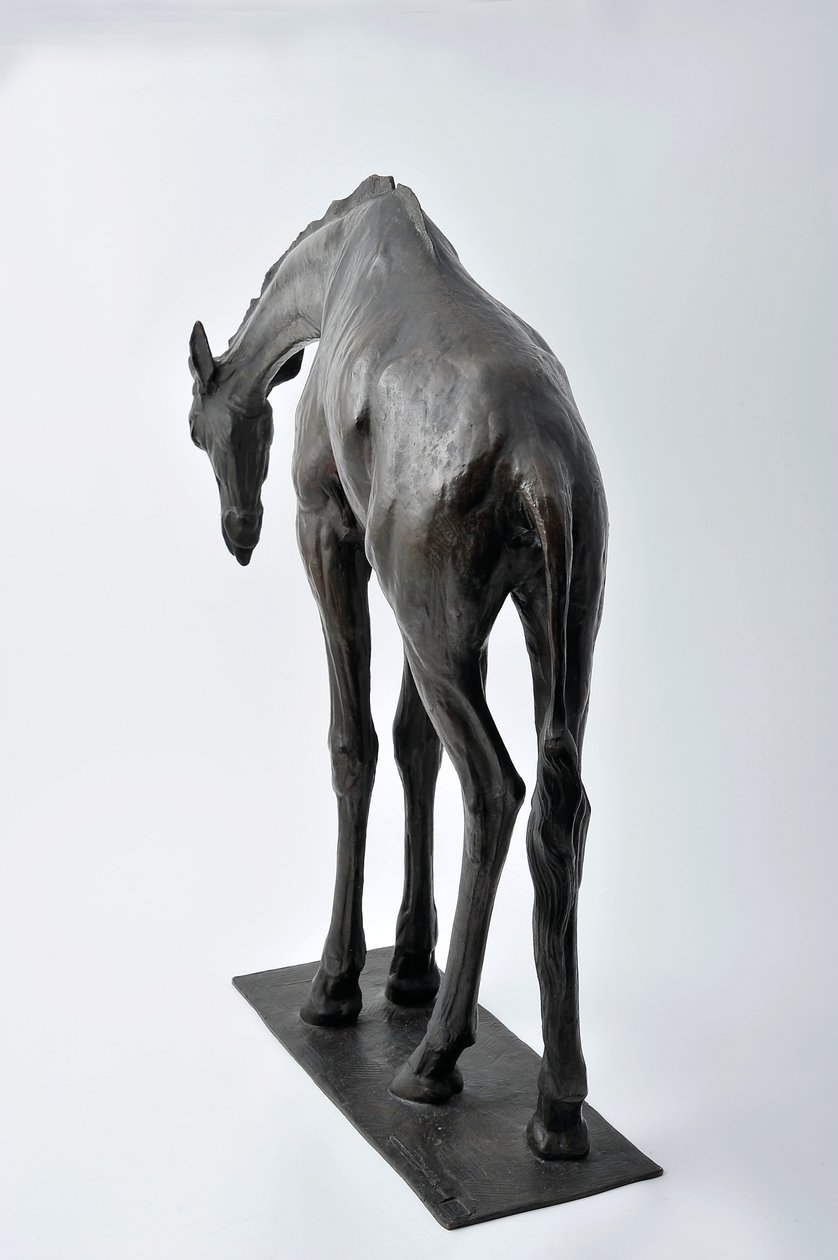 Große Giraffe mit gesenktem Kopf, modelliert 1909-10, gegossen vor 1913 von Rembrandt Bugatti