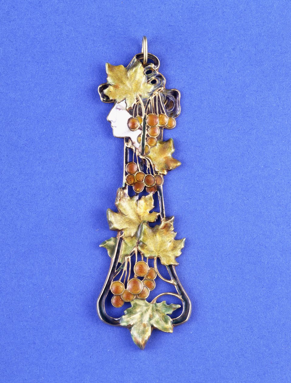 Ein Lalique-Anhänger, geformt als Kopf eines Art Nouveau-Mädchens im Profil, ca. 1900 von Rene Jules Lalique