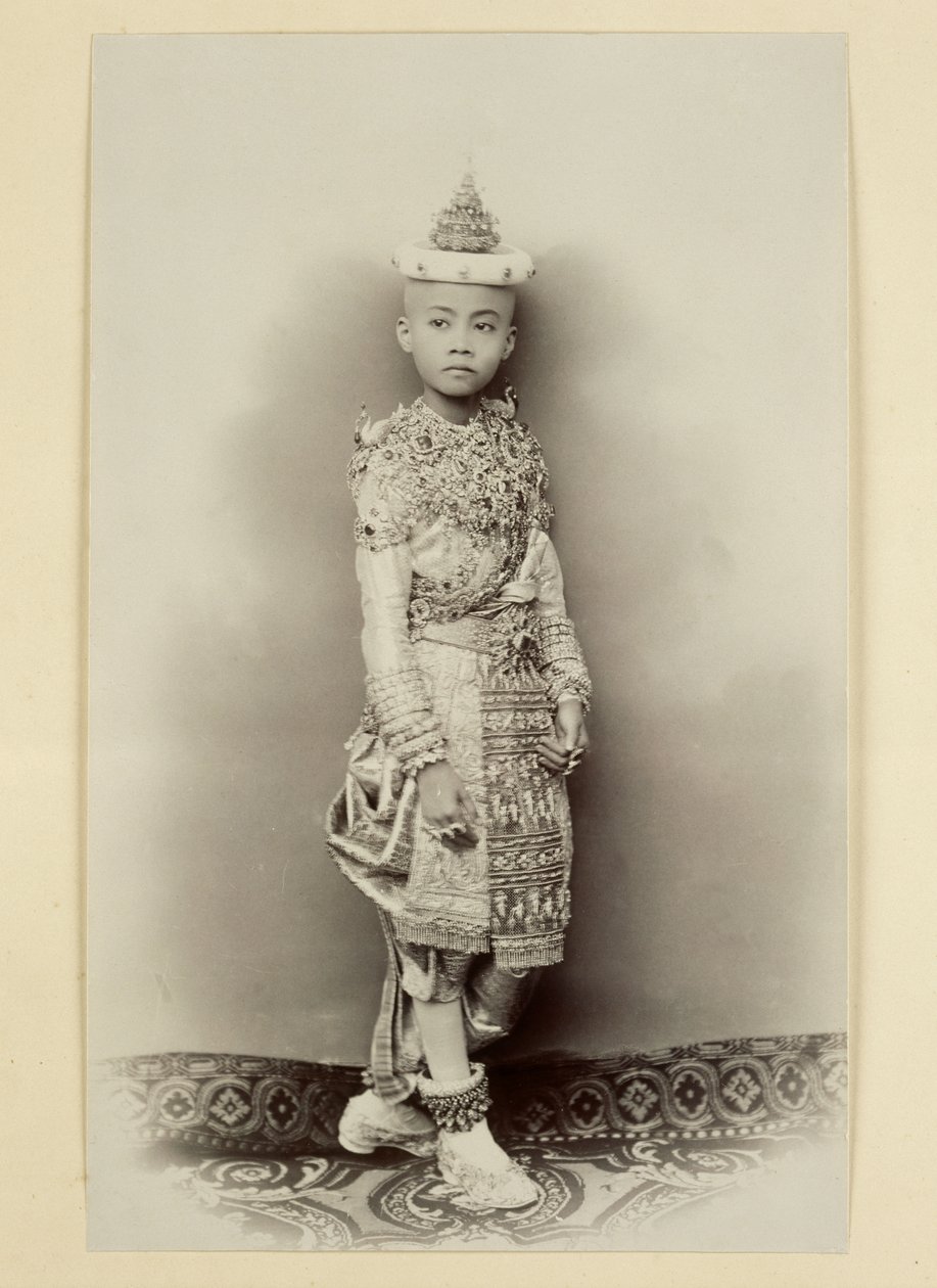 Siamesischer Prinz bei der Zeremonie des Haarschneidens, 1890 von Robert Lenz