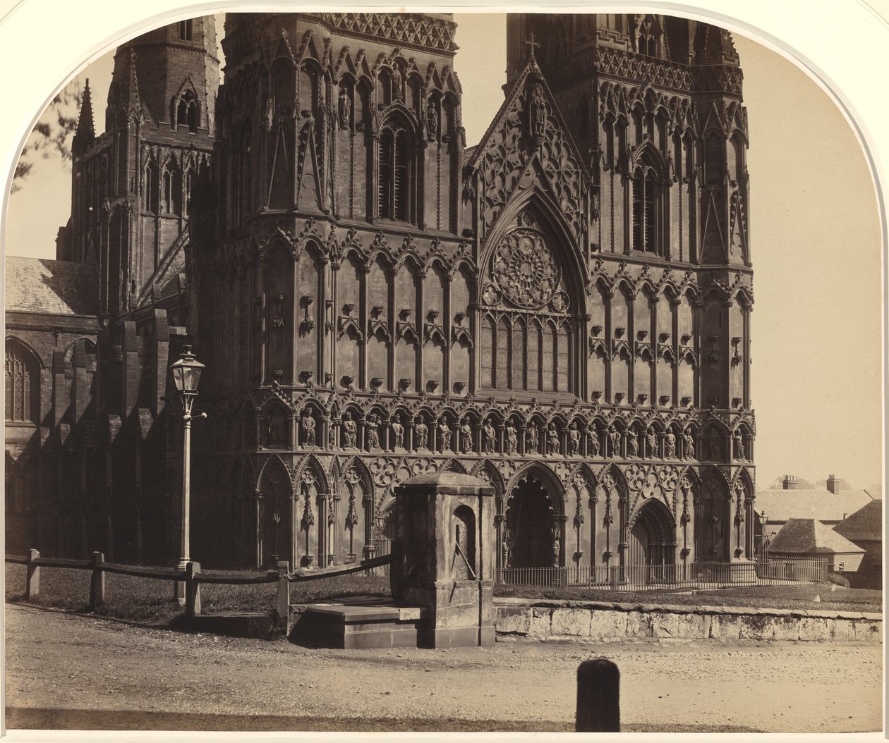 Kathedrale von Lichfield von Nordwesten, 1858 von Roger Fenton