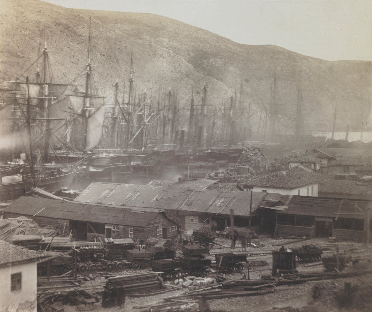 Eisenbahnschuppen und Werkstätten, Balaklava von Roger Fenton