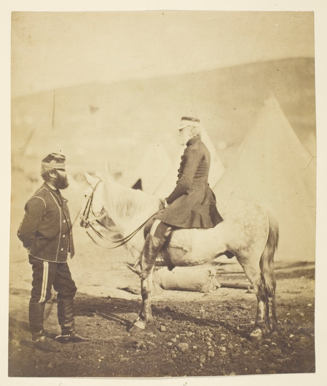 Sir Jas. York Scarlett (1799-1880), General, führte den Angriff der schweren Brigade, Balaclava (links); Edward Wm. Lowe (1820-1880), General (rechts); Aufgenommen auf der Krim von Roger Fenton