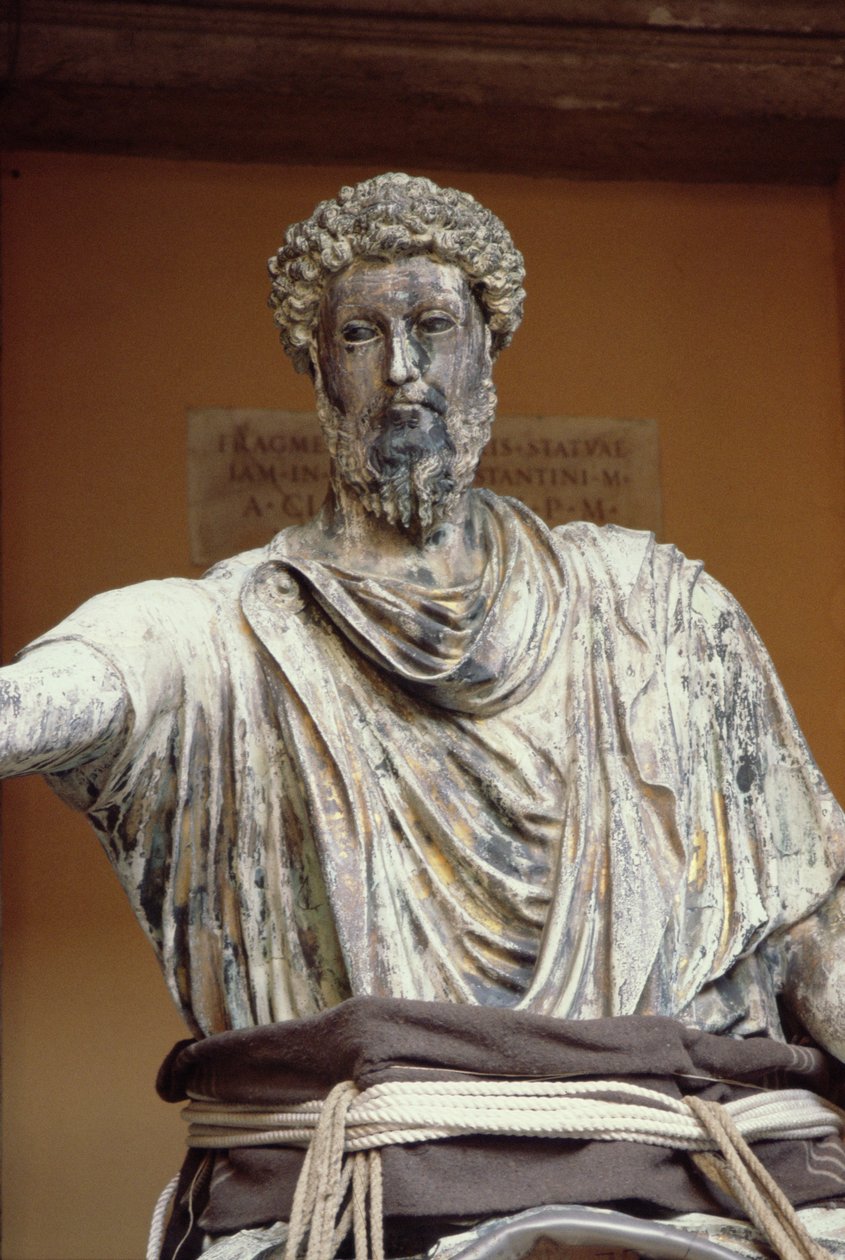 Reiterstatue von Marcus Aurelius (121-180 n. Chr.), Kopie des Bronzeoriginals im Palazzo Nuovo (Detail) von Roman
