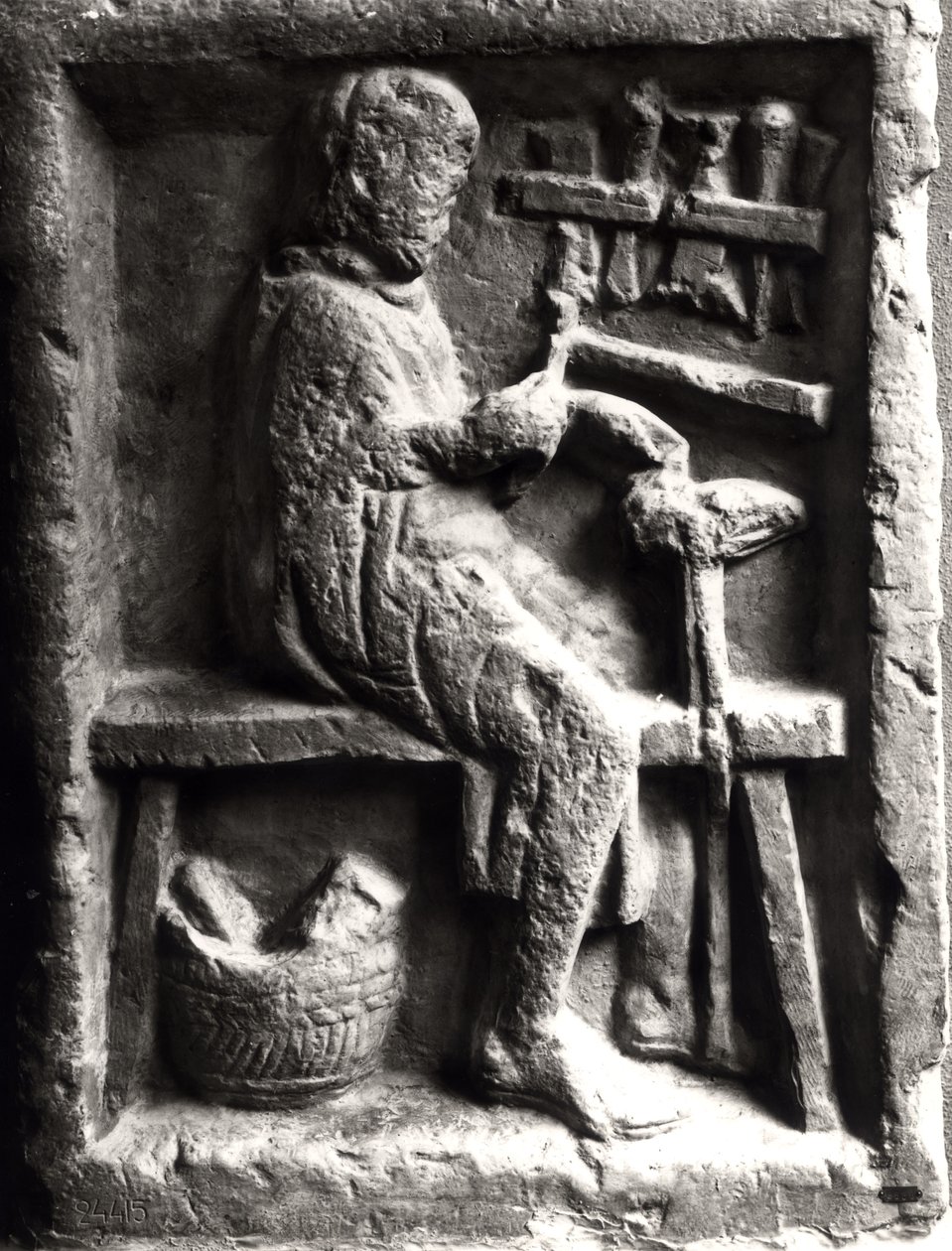 Schuhmacher bei der Arbeit, Relief von einem römischen Grabmal von Roman Roman