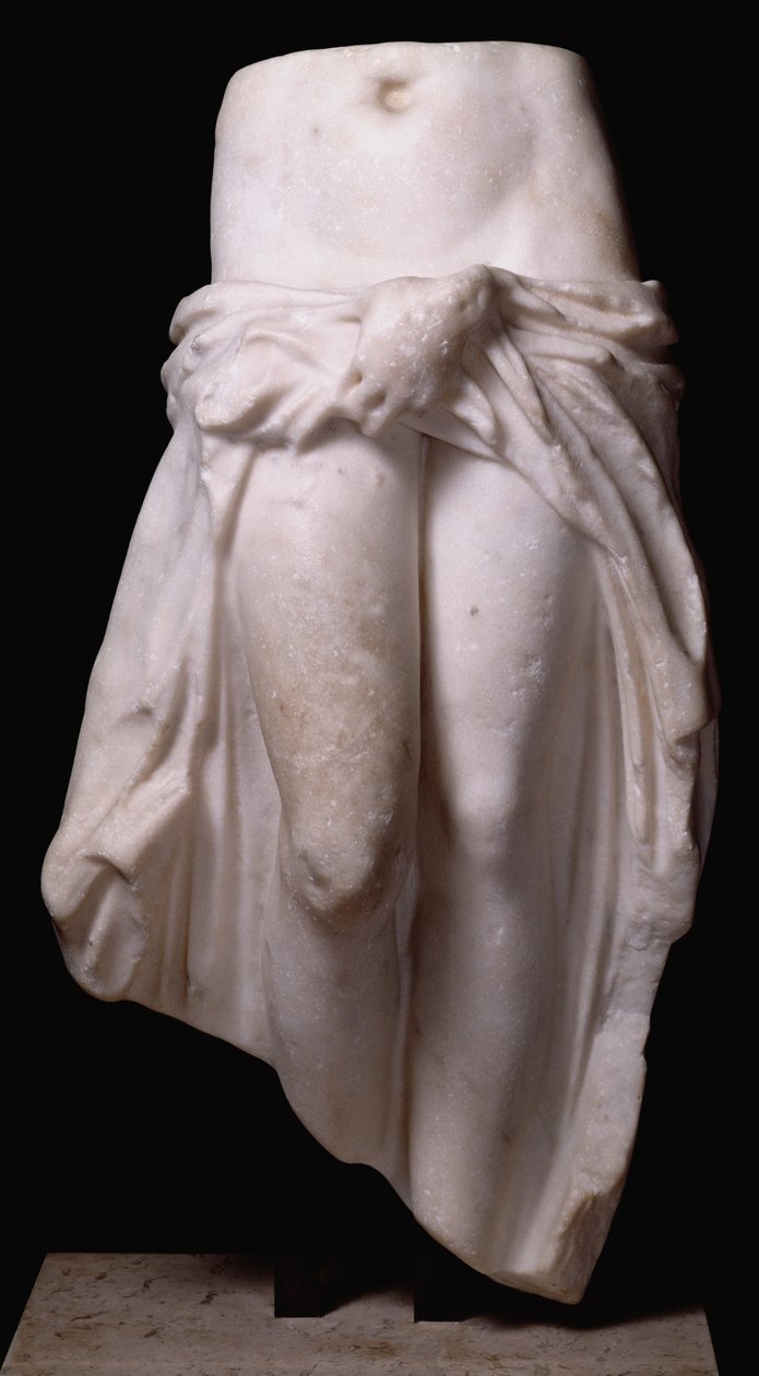 Aphrodite, die ihre Gewänder hält, aus Tripolis, ca. 370-24 v. Chr. (Marmor) von Roman