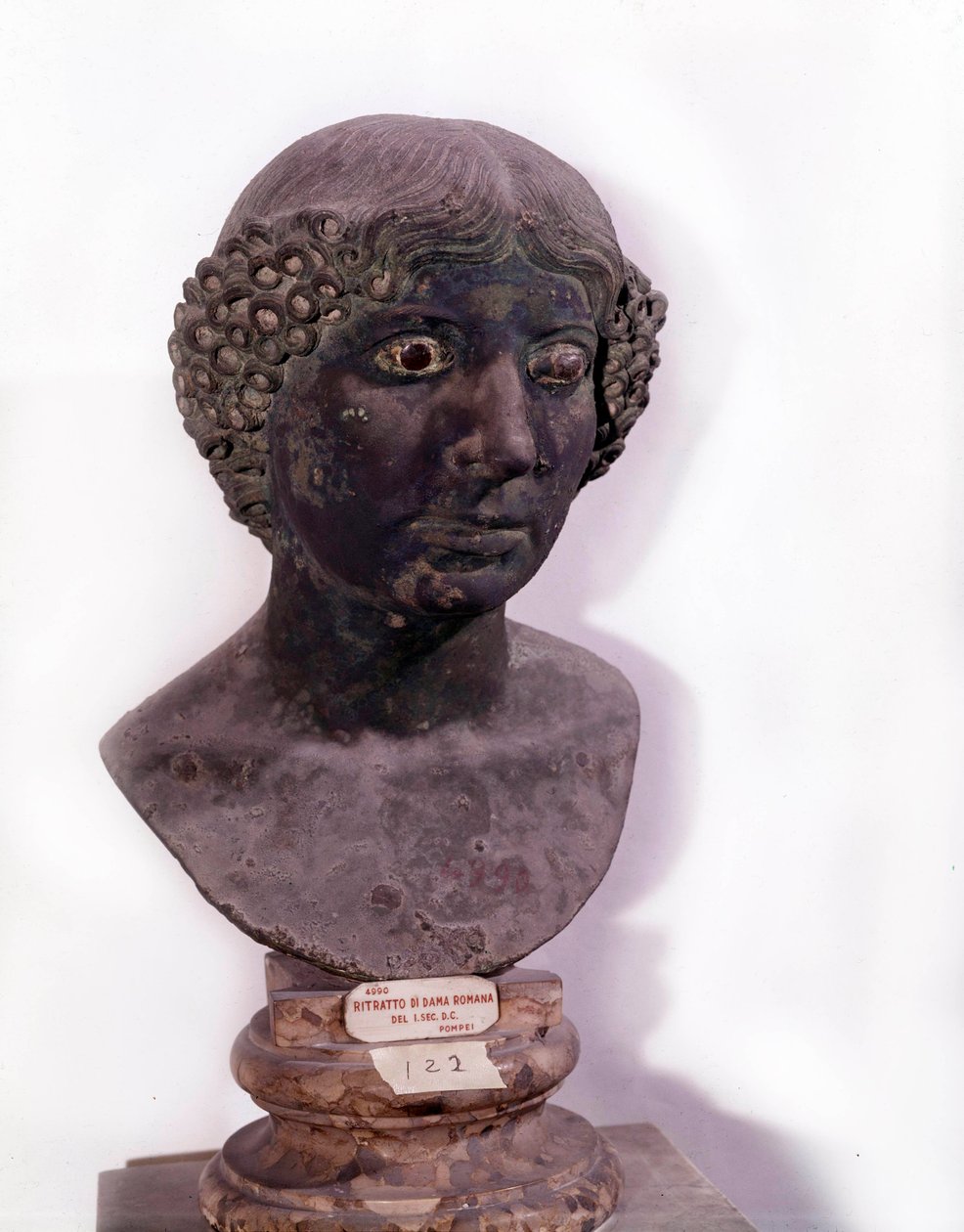 Römische Antiquität: Büste einer römischen Dame aus Pompeji (1. Jahrhundert n. Chr.) von Roman