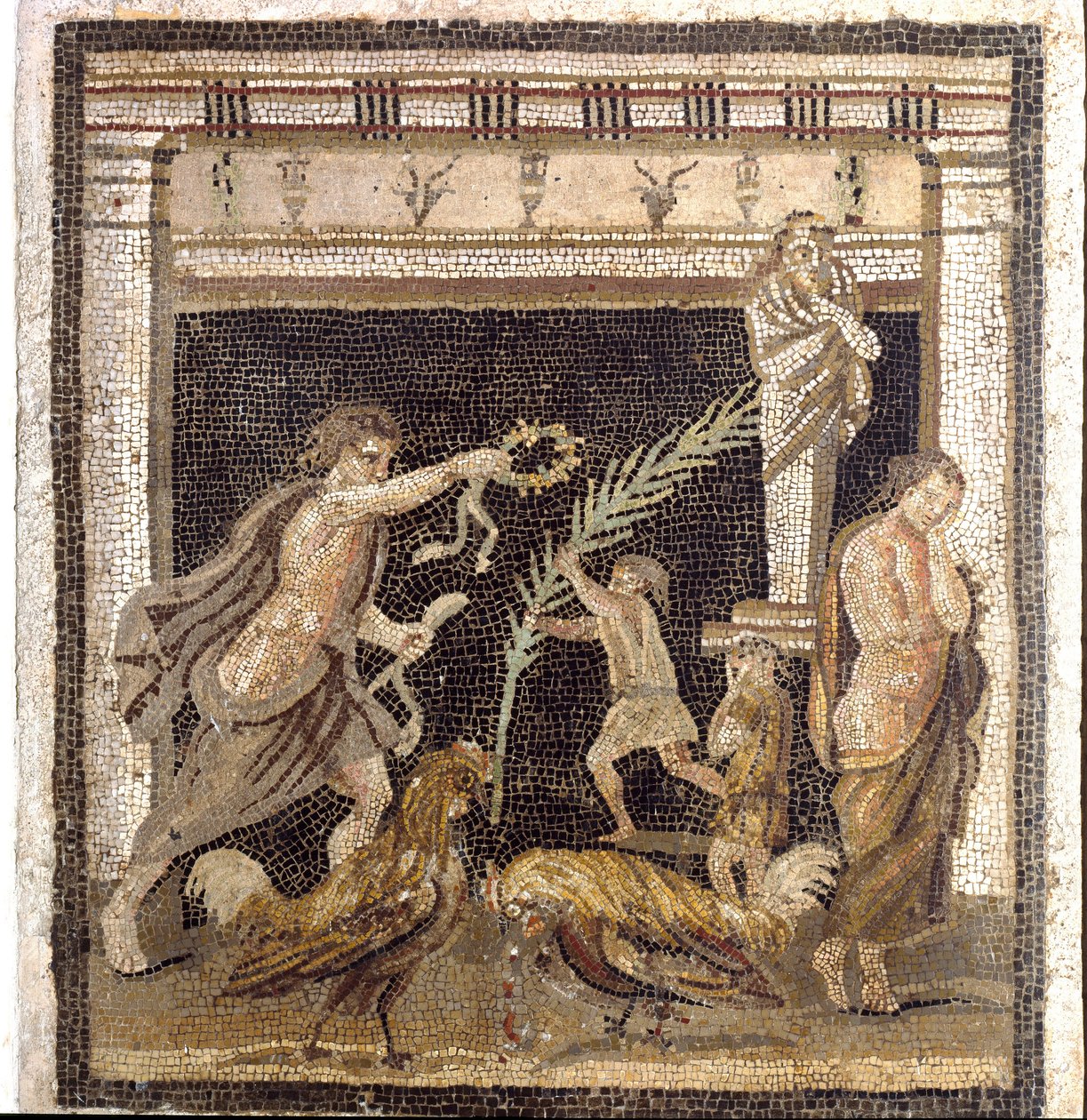 Römische Kunst: Hahnenkampf in einer Palestra in Anwesenheit der Personifikationen von Niederlage und Sieg. Mosaik aus der Villa des Labyrinths in Pompeji. 2. Stil. Archäologisches Nationalmuseum, Neapel von Roman