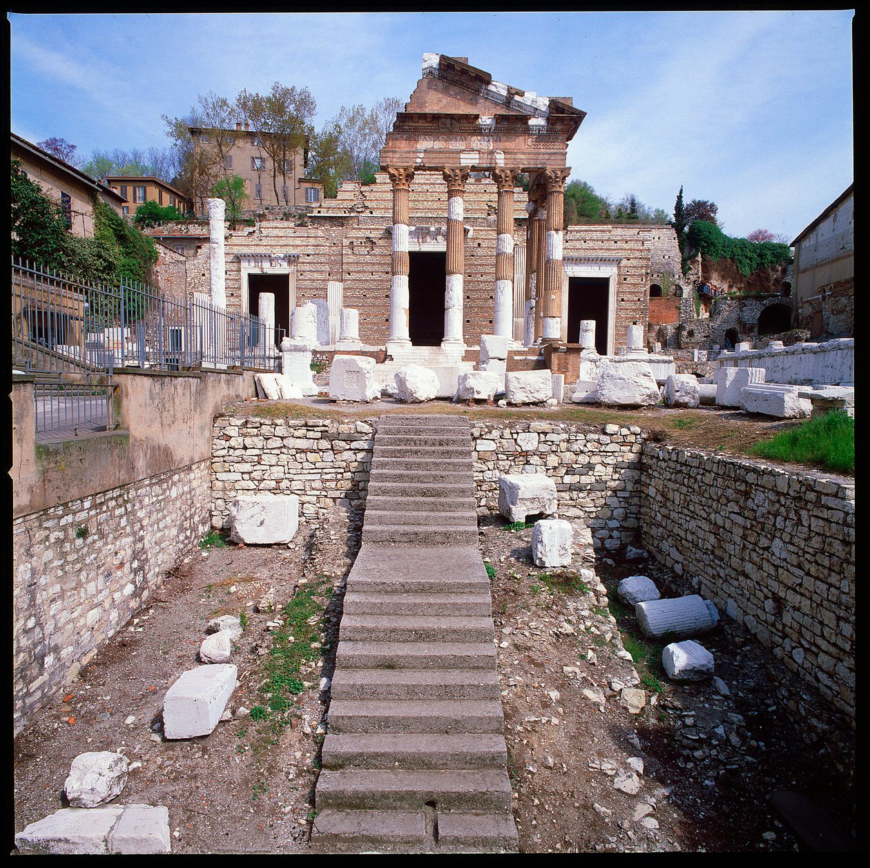 Römische Kunst: Blick auf das Kapitol (Capitolium), 73 n. Chr., Brescia, Italien von Roman