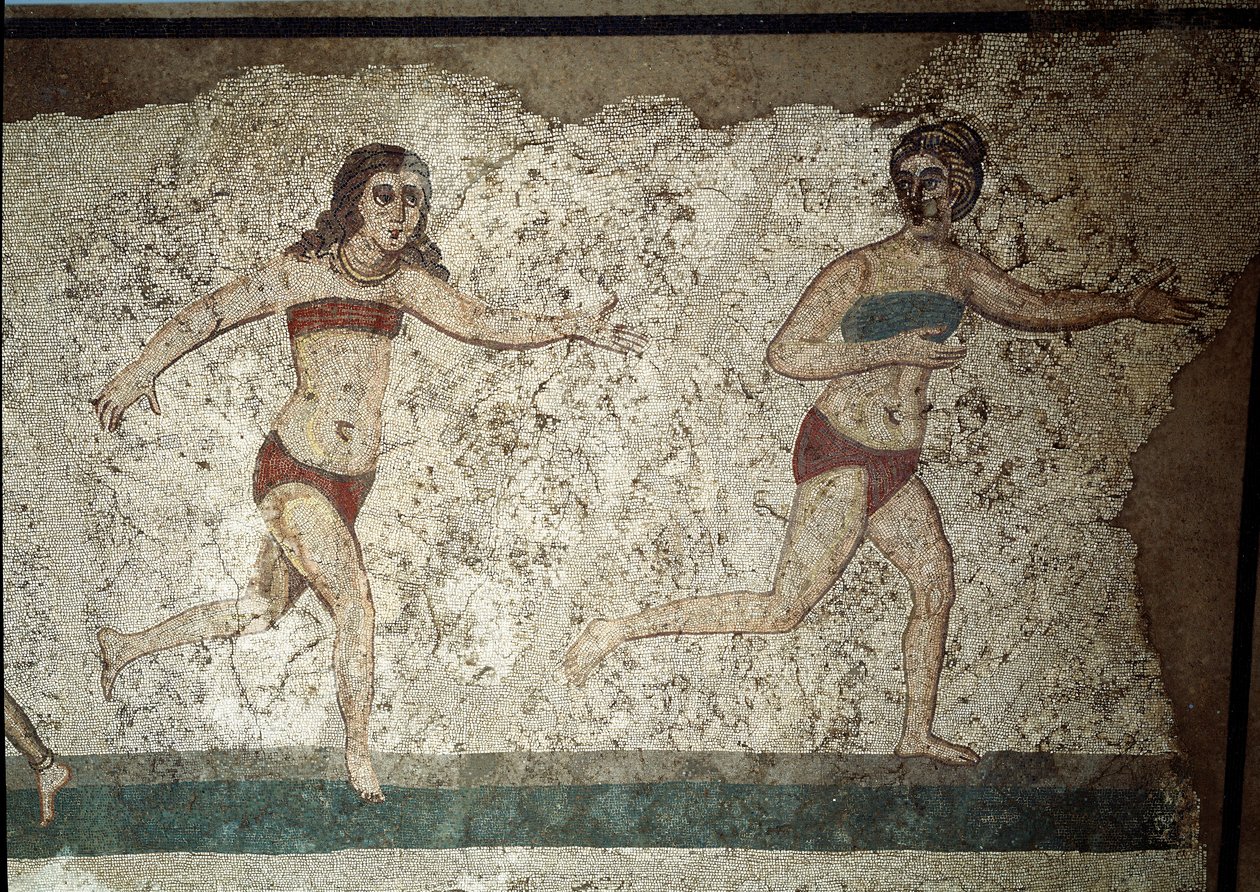 Römische Kunst: Junge Römer bei körperlichen Übungen. Sie tragen einen Lendenschurz und ein Strophium (Vorläufer des BHs). (Detail) Mosaik 315-350 n. Chr. Piazza Armerina, Villa Romana del Casale von Roman