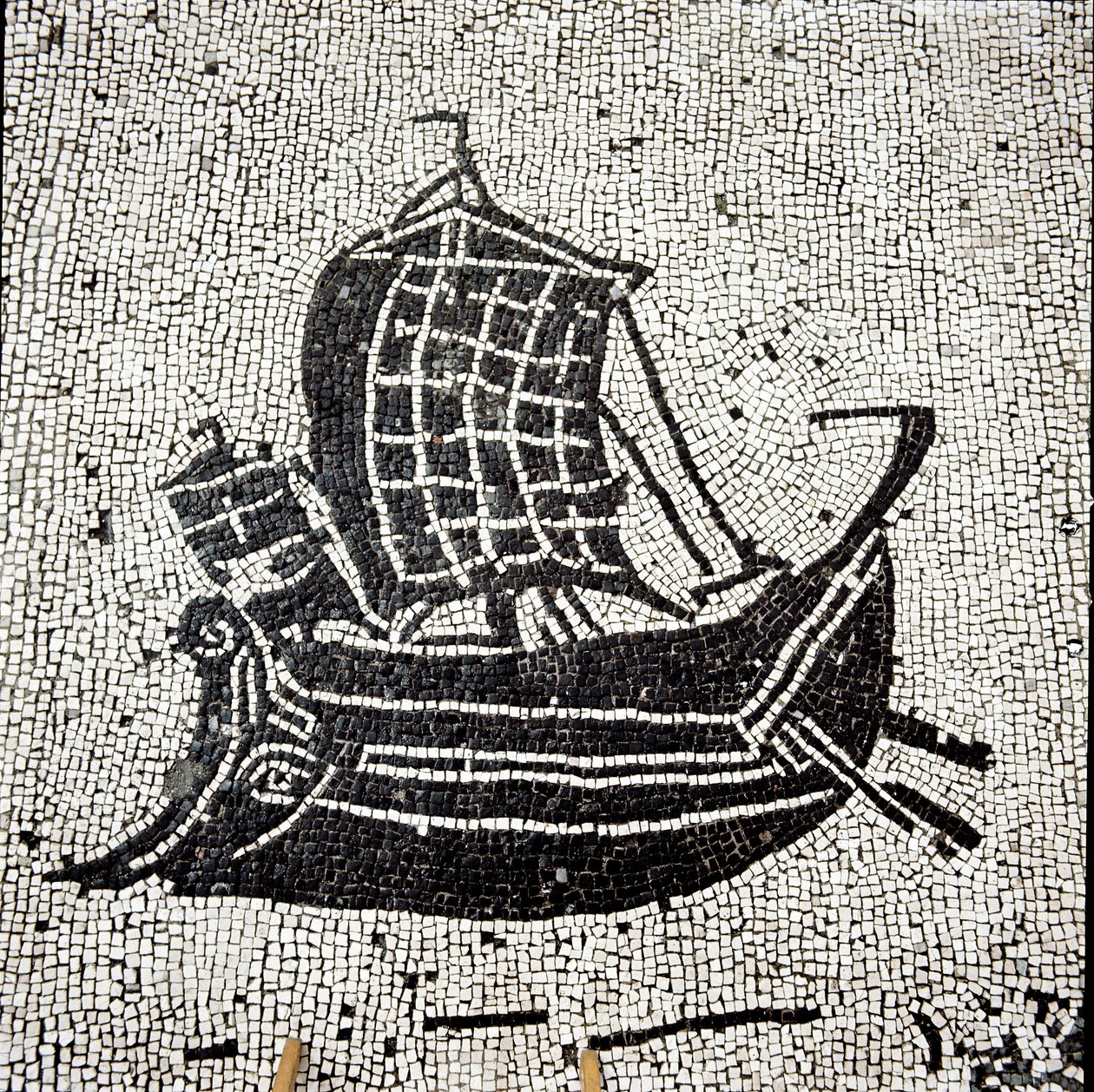 Sabratha-Schiff kehrt in den Hafen von Ostia zurück von Roman