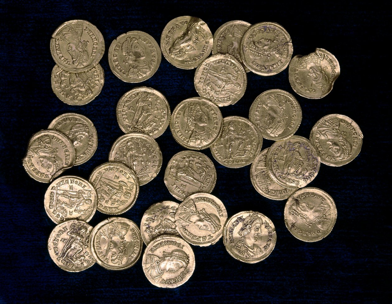 28 Münzen aus der Zeit des weströmischen Kaisers Flavius Honorius (384-423) und des oströmischen Kaisers Flavius Arcadius (377/378-408), 4. und 5. Jahrhundert von Roman Roman