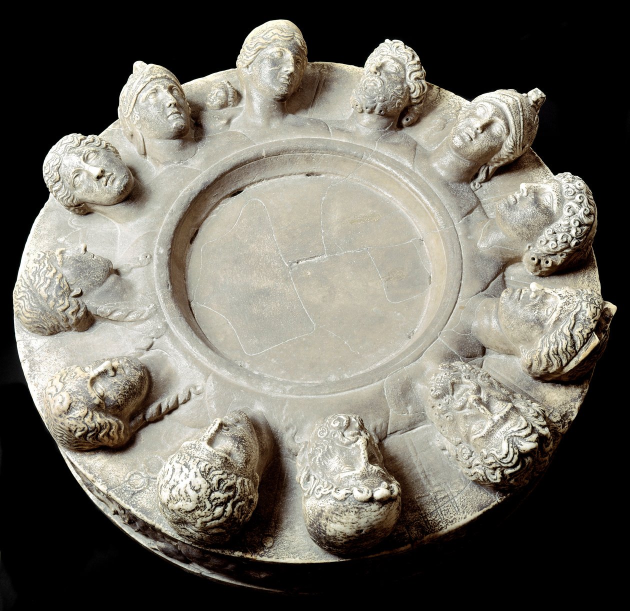 Römische Kunst: Marmoraltar der zwölf Götter des Olymp - aus Gabii (Latium) 1.-2. Jahrhundert n. Chr. - Paris, Louvre von Roman Roman