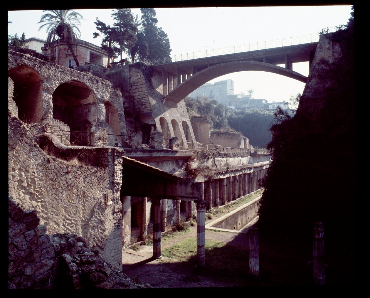 Ansicht der östlichen Zone von Herculaneum, 5. Jahrhundert v. Chr. - 1. Jahrhundert n. Chr. von Roman Roman