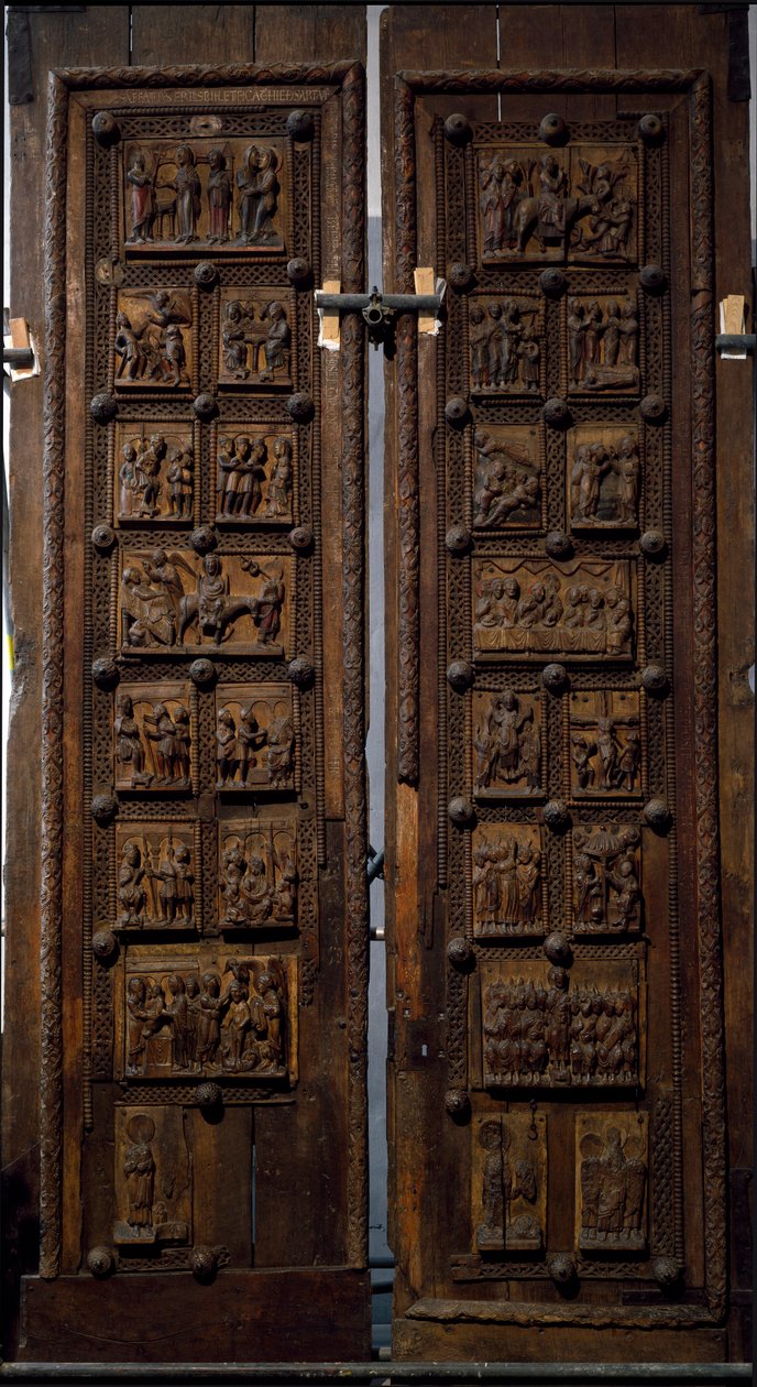 Romanische Kunst: Holztür aus der Mitte des 12. Jahrhunderts der Kirche St. Maria im Kapitol in Köln, Deutschland (Sankt Maria im Kapitol, Köln) von Romanesque
