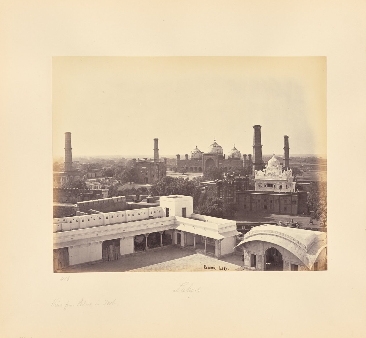 Lahore: Blick vom Palast in der Festung von Samuel Bourne
