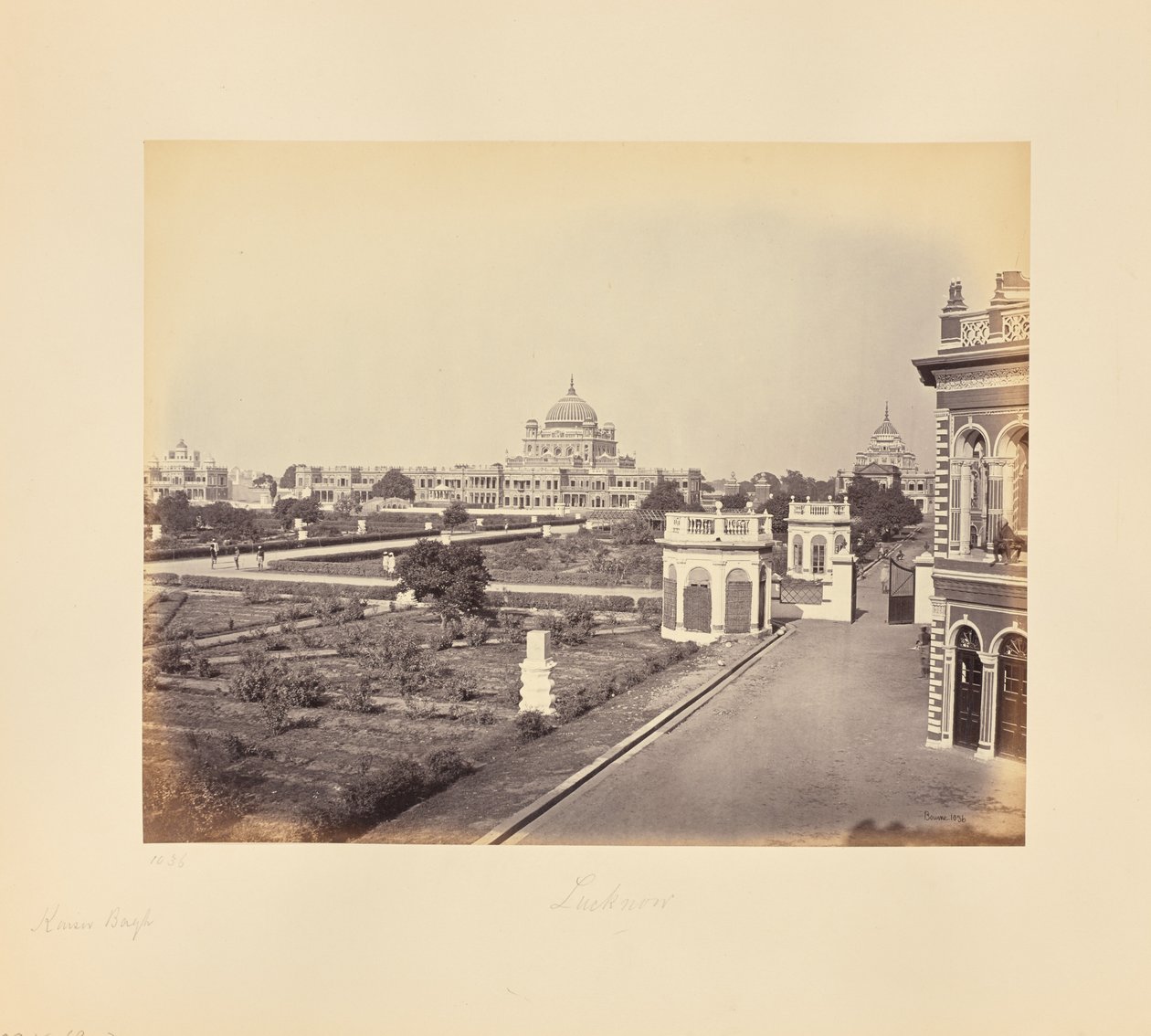 Lucknow; der Kaiser Bagh von Samuel Bourne