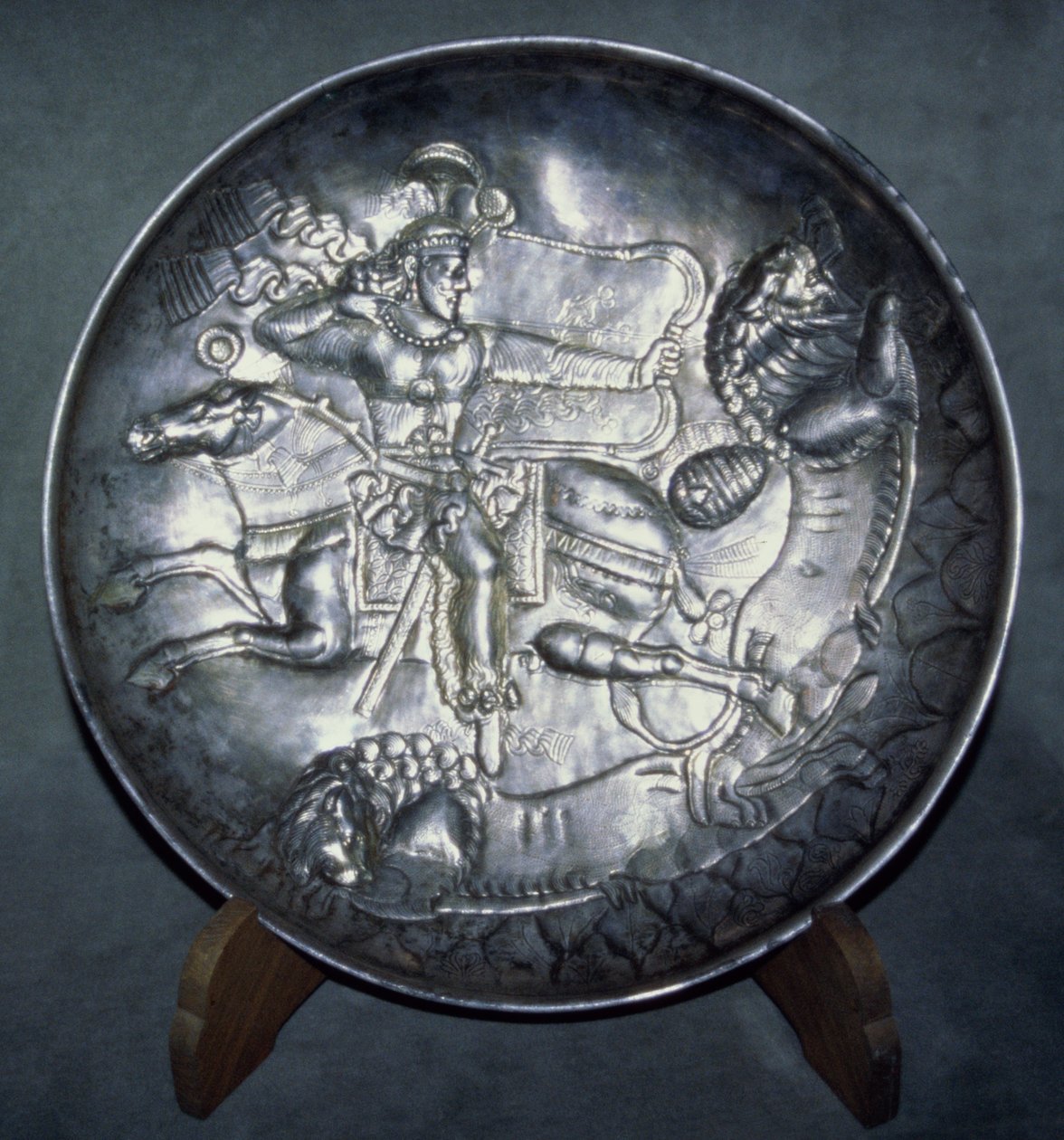 Schale mit Darstellung von König Ardashir II. (r. 379-86), aus Sari, Mazandaran, ca. 380 n. Chr. von Sasanian School