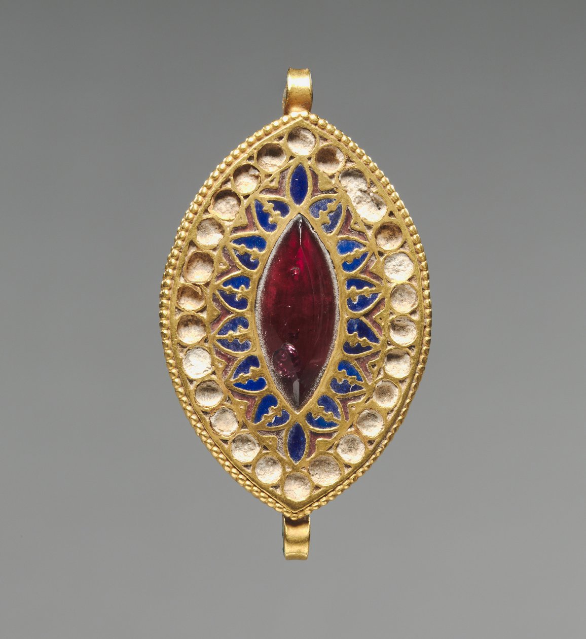 Mandel-förmiger Anhänger, 400-600 von School Byzantine
