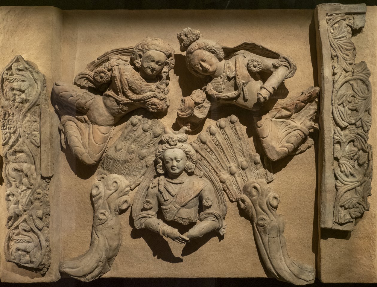 Basrelief, das ein früheres Leben des Buddha illustriert: Vishvantara Jataka. China, Xinjiang. Ende des 6. Anfang des 7. Jahrhunderts. von School Chinese