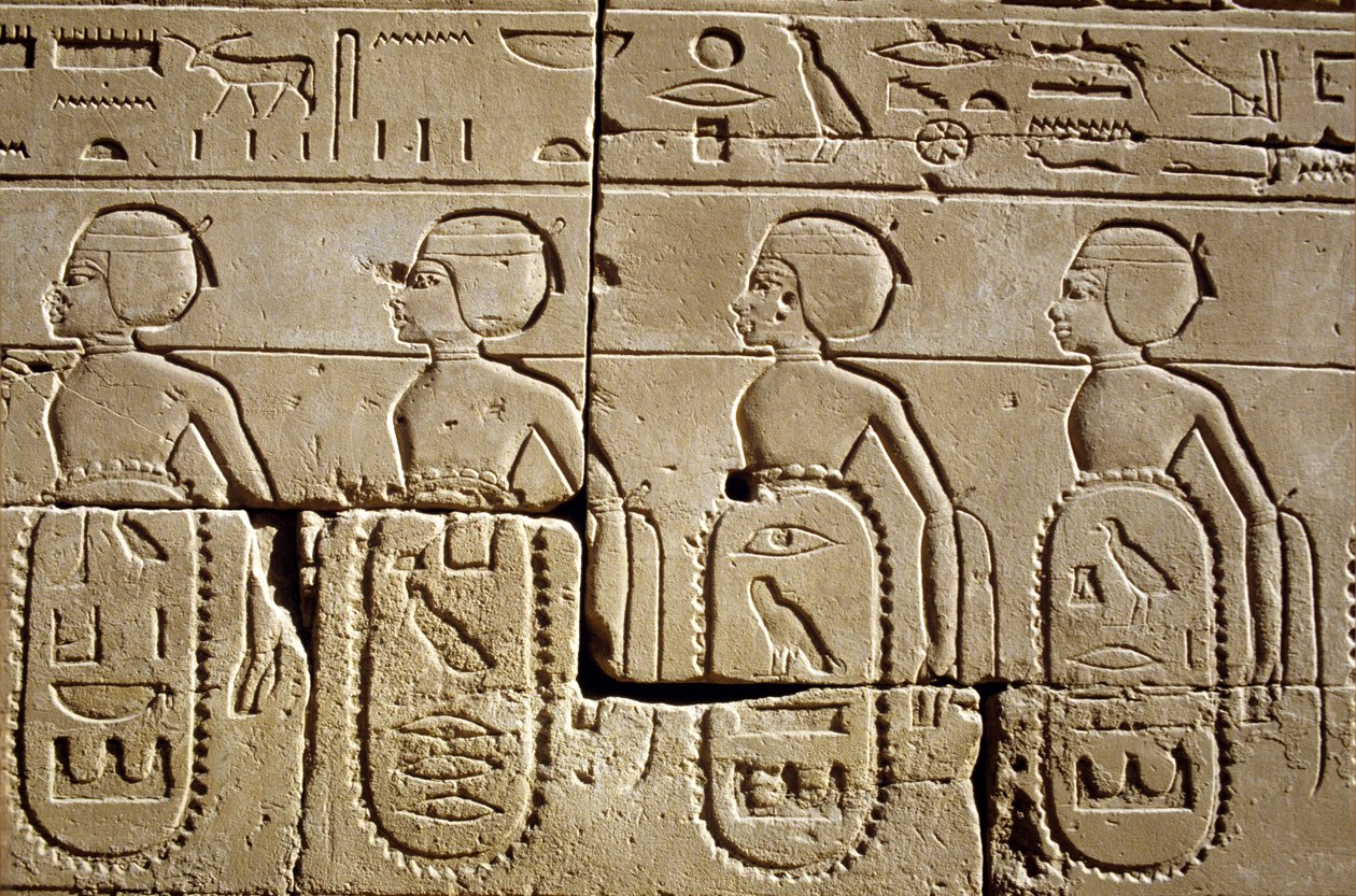Altes Ägypten, Wandmalerei, Karnak/Luxor Pylon Sechs, Teil der Listen der Stämme des Südens und Syriens, die von der Armee von Thutmosis III. unterworfen wurden, Karnak-Tempel, Luxor von School Egyptian