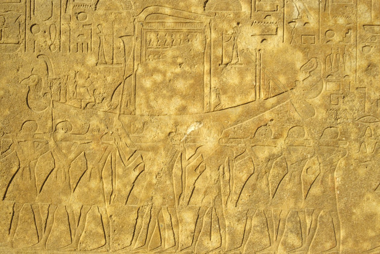 Altes Ägypten, Wandmalerei/-schnitzerei, Heilige Barke des Amon wird aus dem Tempel getragen, Karnak-Tempel, Luxor von School Egyptian