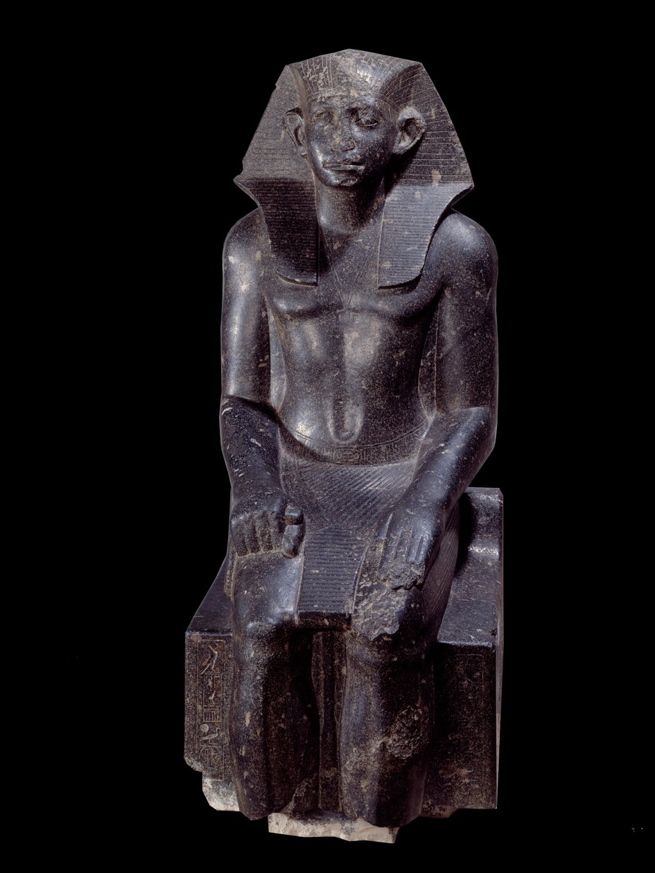 Antike ägyptische Kunst: Statue von König Sesostris III. Dioritskulptur um 1870 v. Chr. (12. Dynastie, ca. 1963-1786). Aus Medamoud (Ägypten). Höhe: 1,200 m. Paris, Musee Du Louvre von School Egyptian