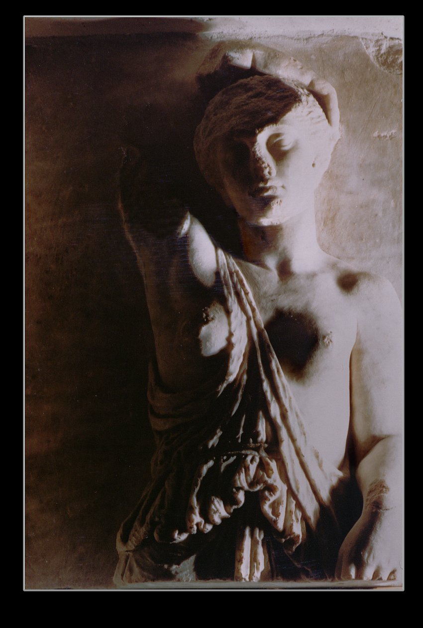 Figur einer Amazone, Relief vom Altar der Artemis, Tempel der Artemis in Ephesus, 450-300 v. Chr. (Marmor) von School Greek