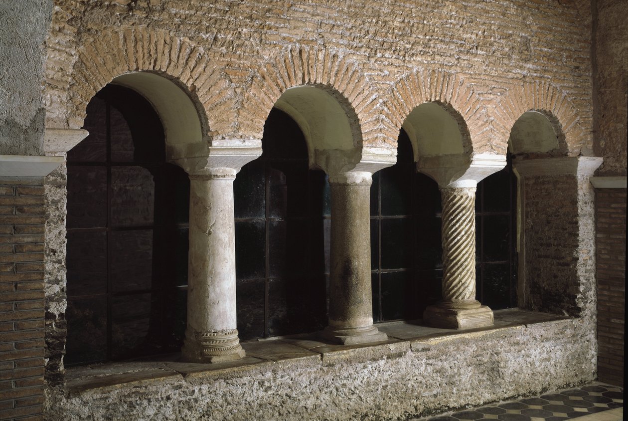 Ansicht des Kreuzgangs der Kirche der Heiligen Vincent und Anastasius, Abtei Tre Fontane von School Italian